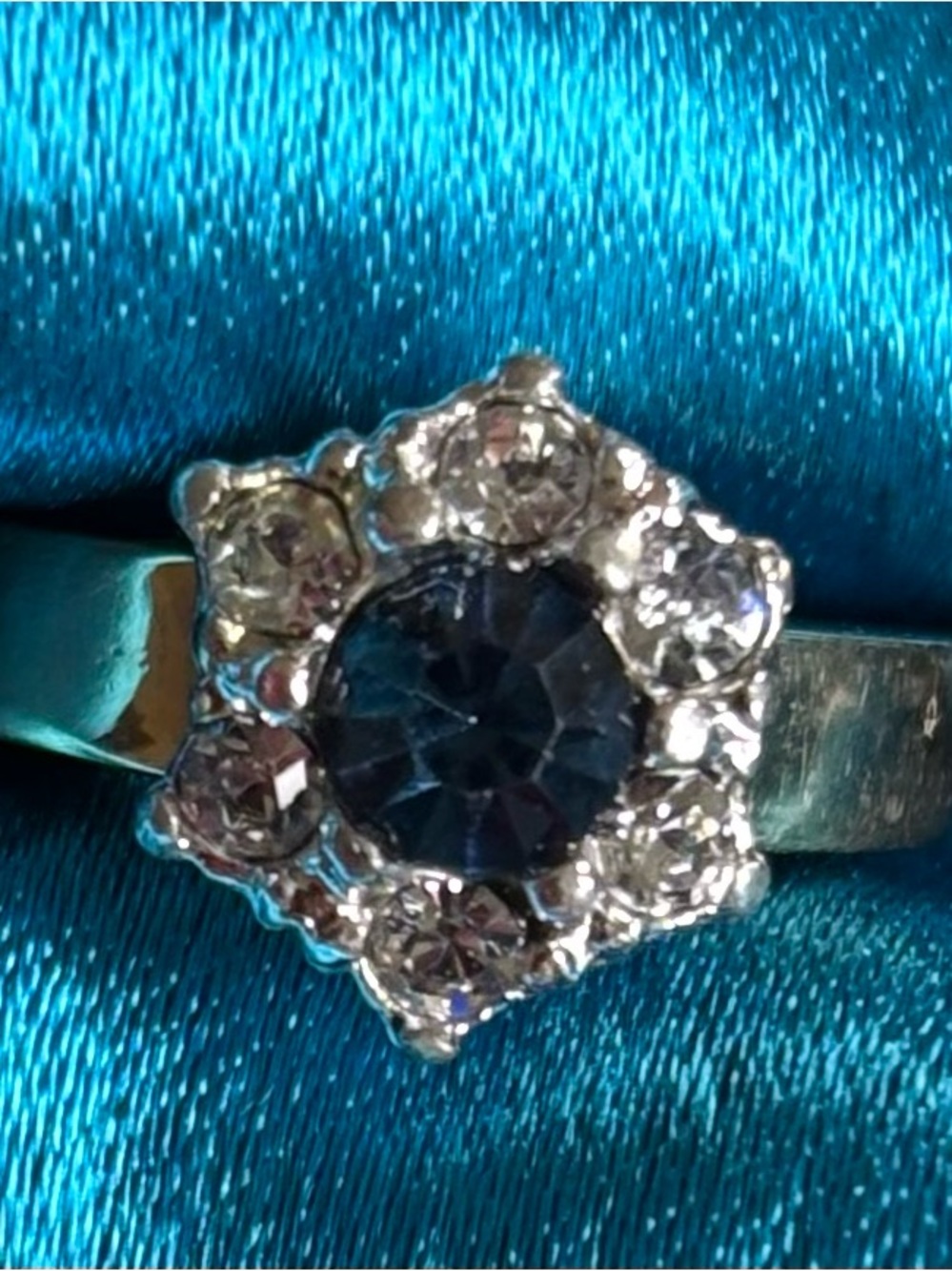 Vintage AVON “Heiress” ring